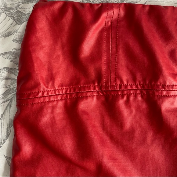 Faux leather pencil skirt - Picture 3 of 4